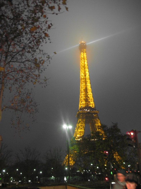 tour eiffel by night