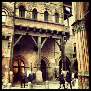 Uno scorcio del centro storico di Bologna