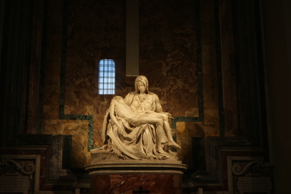 pietà di Michelangelo