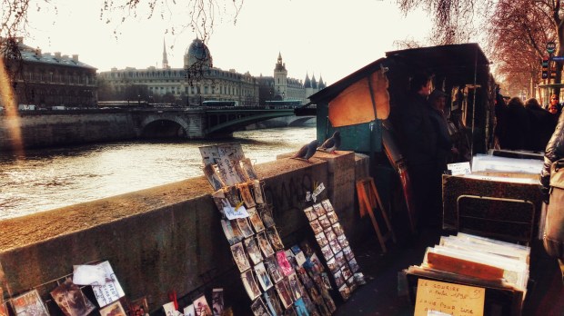 Bouquinistes lungo la Senna e, sullo sfondo, l'Ile de la Cité