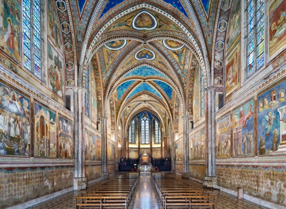 L'interno della Basilica Superiore di San Francesco d'Assisi