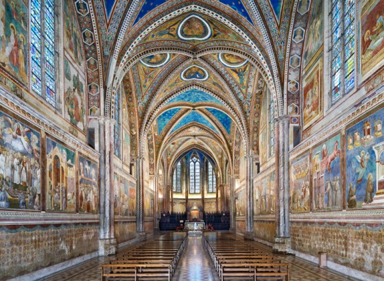 L'interno della Basilica Superiore di San Francesco d'Assisi