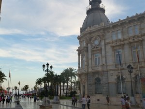 Cartagena, il palazzo dell'Ajuntamiento rivolto verso il mare