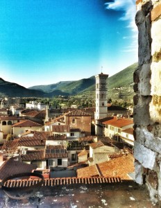 Il campanile del duomo visto dalla terrazza di Palazzo Pretorio