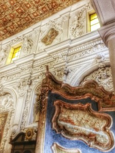 L'interno della chiesa di San Francesco di Paola a Spezzano Sila
