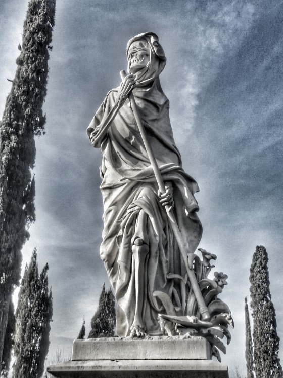 Particolarmente horror questo monumento funerario nel Cimitero degli Inglesi