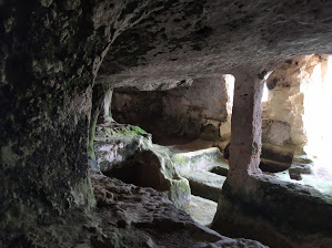 licodia-eubea-grotta-dei-santi-interno