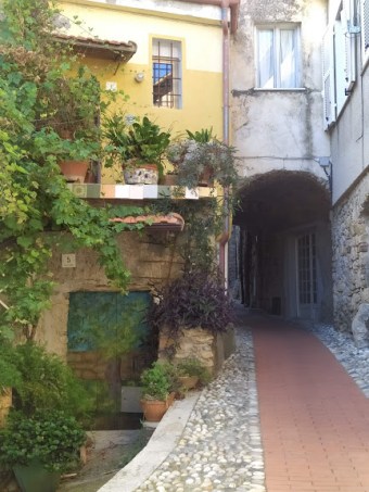 diano-castello-borgo